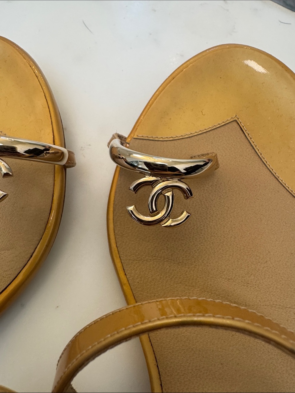 CHANEL Tan & Camel Leather CC Toe-Ring Slide Sandals - Picture 4 of 4